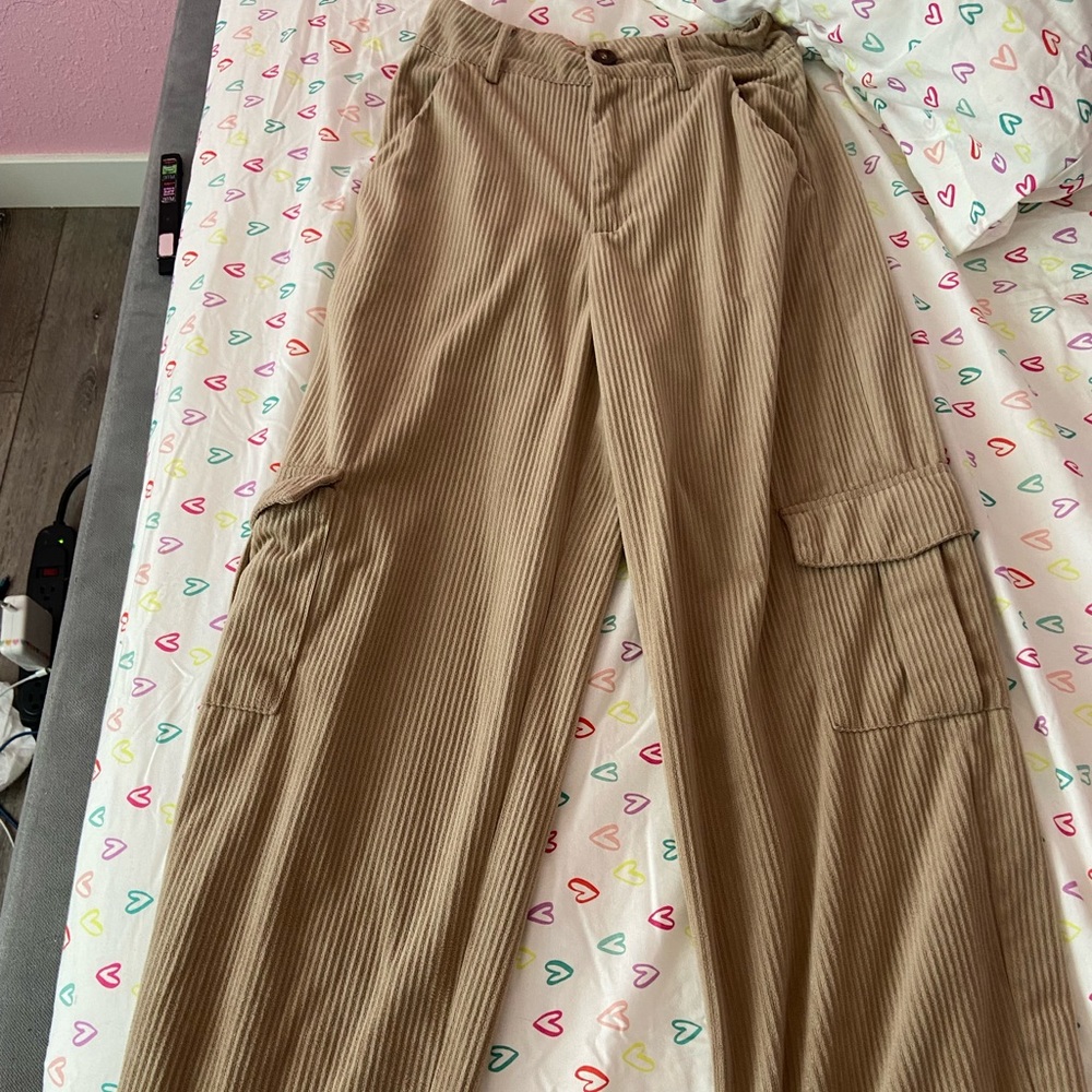 Cute Tan Cargo Pants